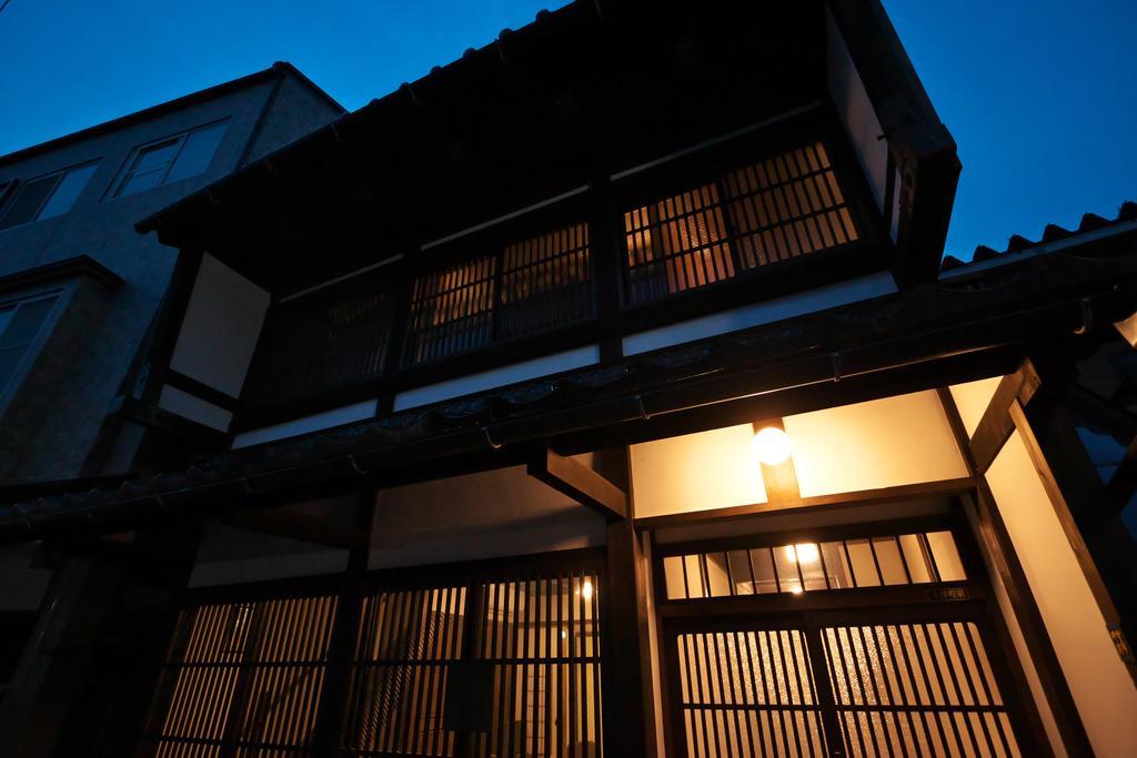 Kanazawa Guest House East Mountain Exterior photo